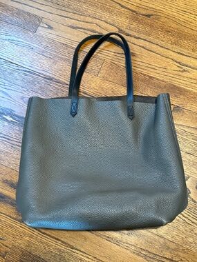 B37 Madewell Women’s Murky Olive Pebbled Leather Tote with Black Straps